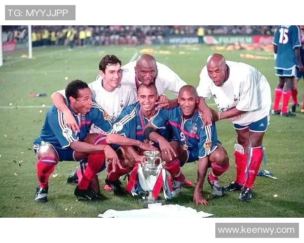 贫民窟出走的足球传奇人物及他们的奋斗历程