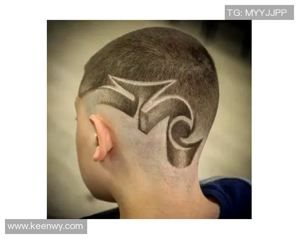 足球明星发型雕刻艺术探索与创意风格的跨界融合之旅