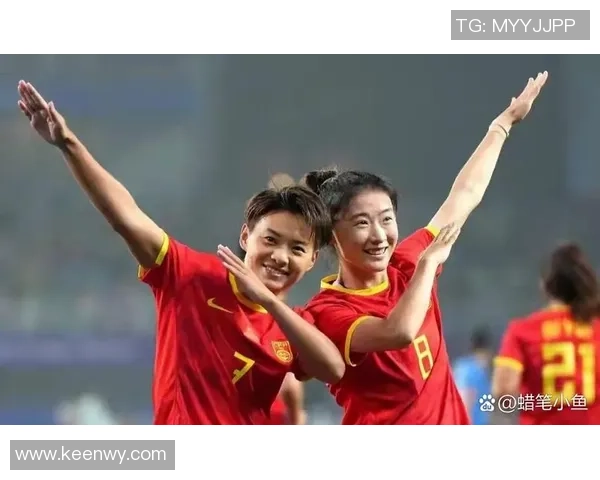 足球明星庆祝瞬间定格荣耀时刻展现冠军风采与激情四溢的赛场魅力