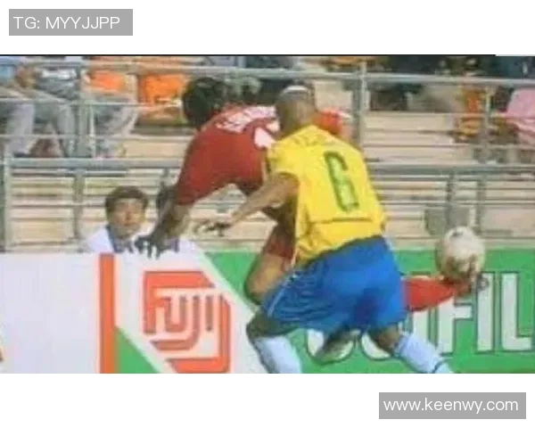 足球球星遭遇恶意攻击身体受伤 引发全球关注和热议