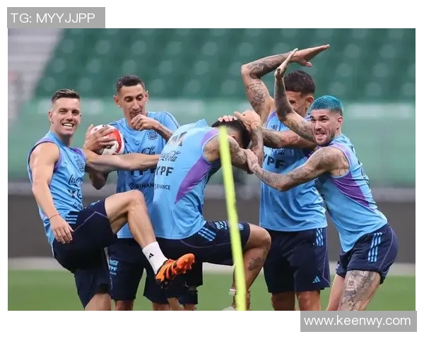 足球球星赛后挥汗如雨的精彩瞬间与情感释放